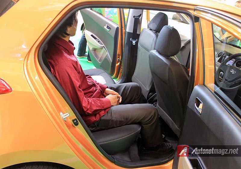 Hyundai, Ruang kaki di kabin Hyundai Grand i10 legroom: First Impression Review Hyundai Grand i10 Indonesia