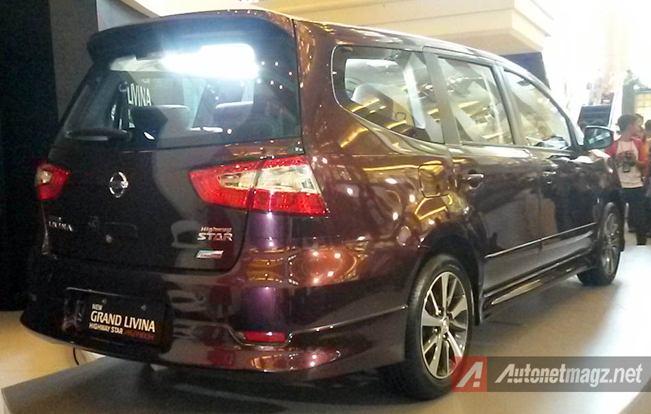Mobil Baru, Spoiler belakang dan rear skirt Grand Livina Autech: First Impression Review Nissan Grand Livina Autech 2014