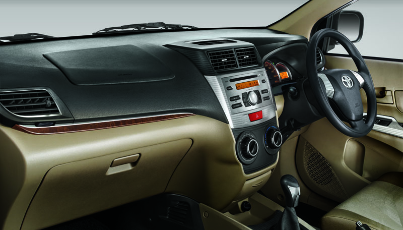 Mobil Baru, Toyota Avanza Luxury Wooden Panel: Toyota Avanza Luxury Akhirnya Diluncurkan