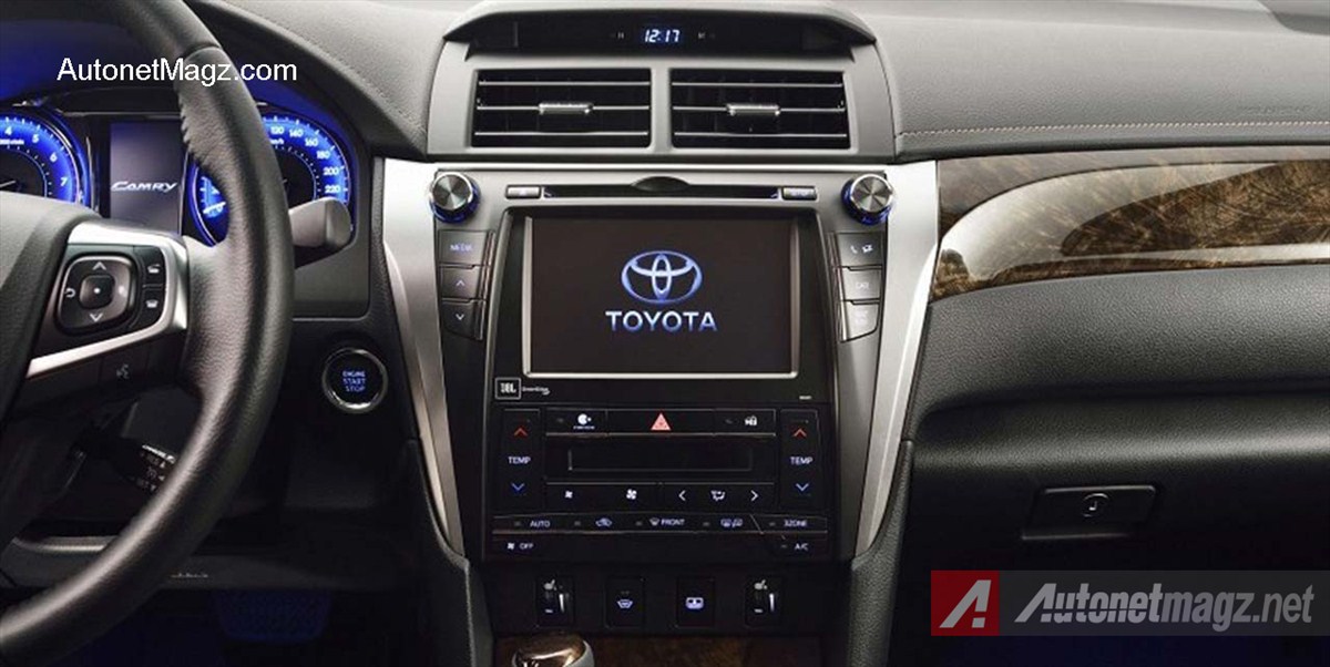 International, Head-Unit-Toyota-Camry-Facelift-2015: Toyota Camry Facelift 2015 Hadir di Rusia