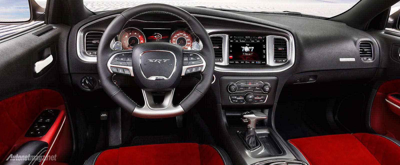 Dodge, Interior Dodge Charger SRT Hellcat: Melihat Lebih Dekat Sedan 4 Pintu Tercepat di Dunia, Dodge Charger SRT Hellcat 2015