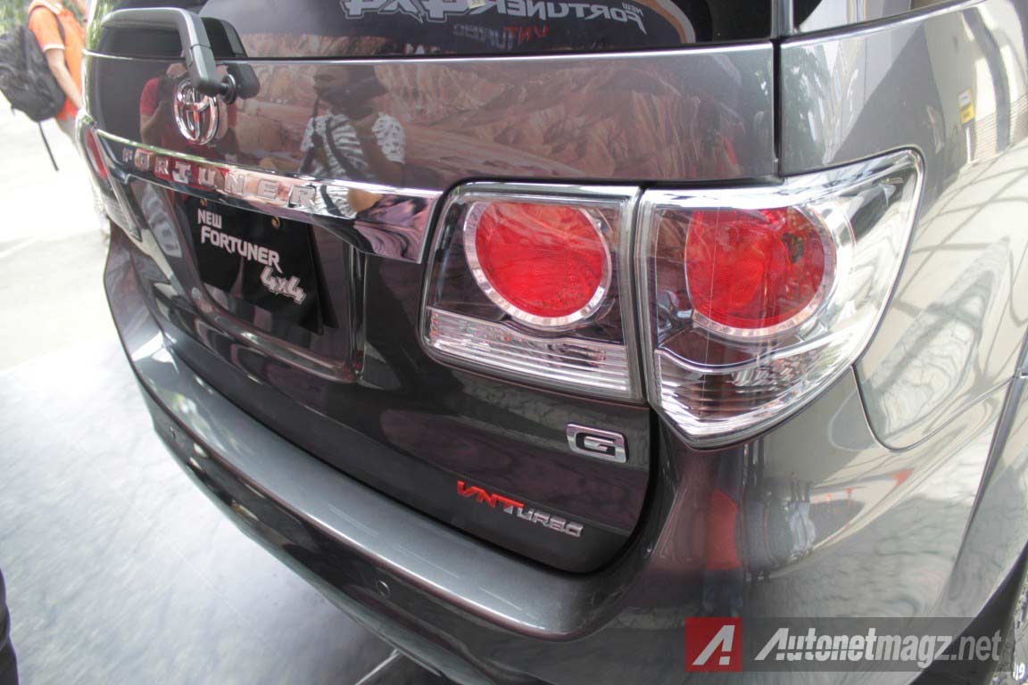 Mobil Baru, Lampu-Belakang-Toyota-Fortuner: Toyota Fortuner Diesel 4×4 Hadir di Indonesia