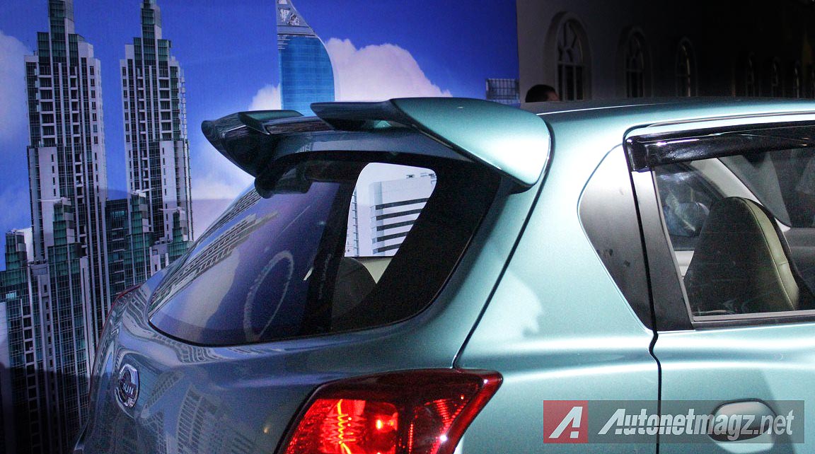 Datsun, Spoiler belakang Datsun GO Panca hatchback: 4 Alasan Mengapa Datsun GO Hatchback lebih Mahal Daripada MPV GO+ Panca