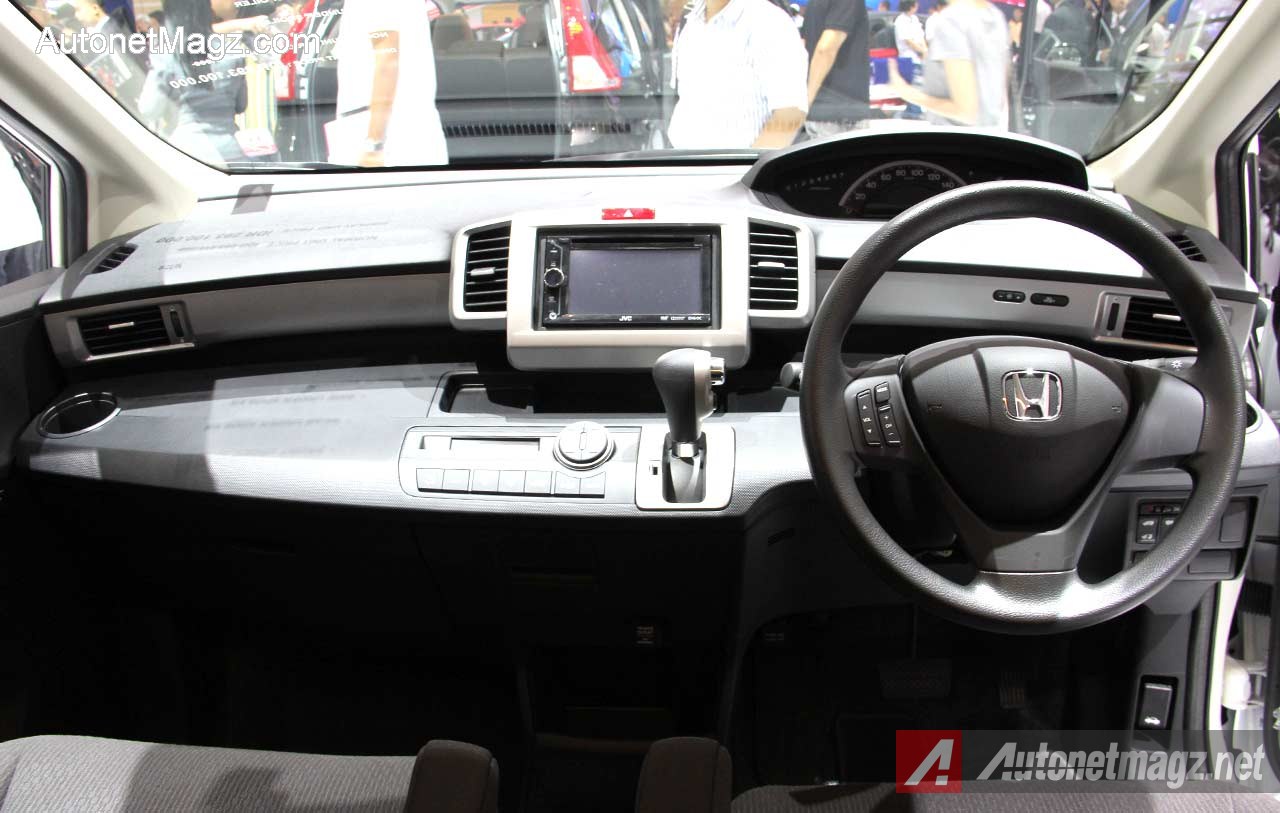 Honda, Dashboard-Honda-Freed-Facelift-2014: Honda Freed Facelift 2014 Akan Menjadi Penentu Nasib
