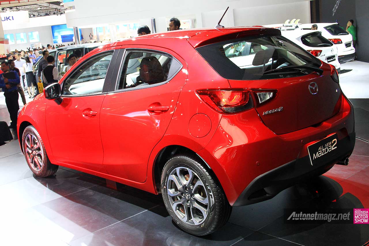 IIMS 2014, Fitur fitur Mazda 2 SkyActiv baru 2014: [Exclusive] First Impression Review Mazda 2 SkyActiv 2015 Indonesia [with Video]