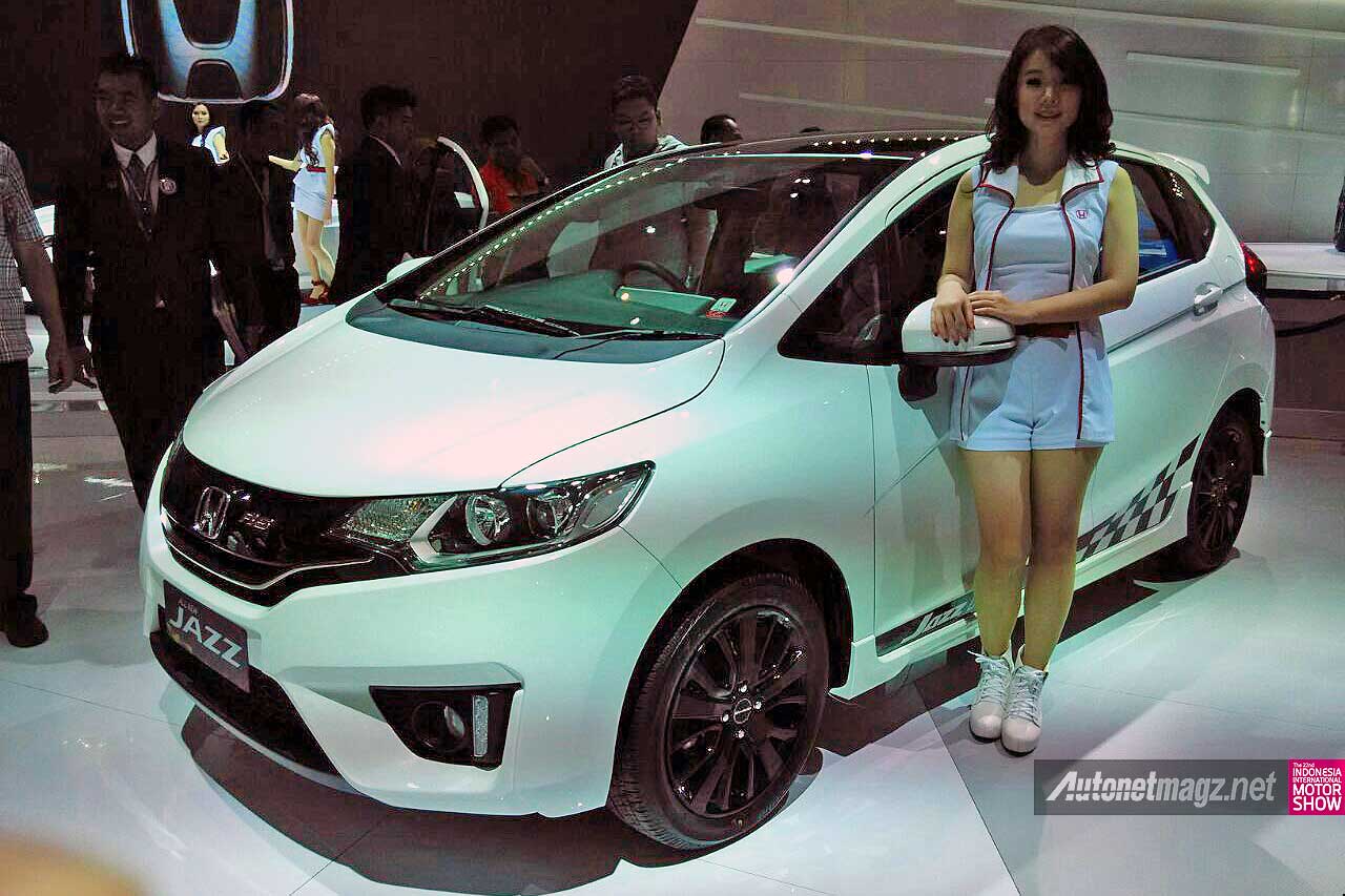 IIMS 2014, Honda Jazz Black Top limited edition di IIMS 2014 Indonesia: Daftar Mobil Baru Yang Bisa Anda Beli di IIMS 2014 [with Video]