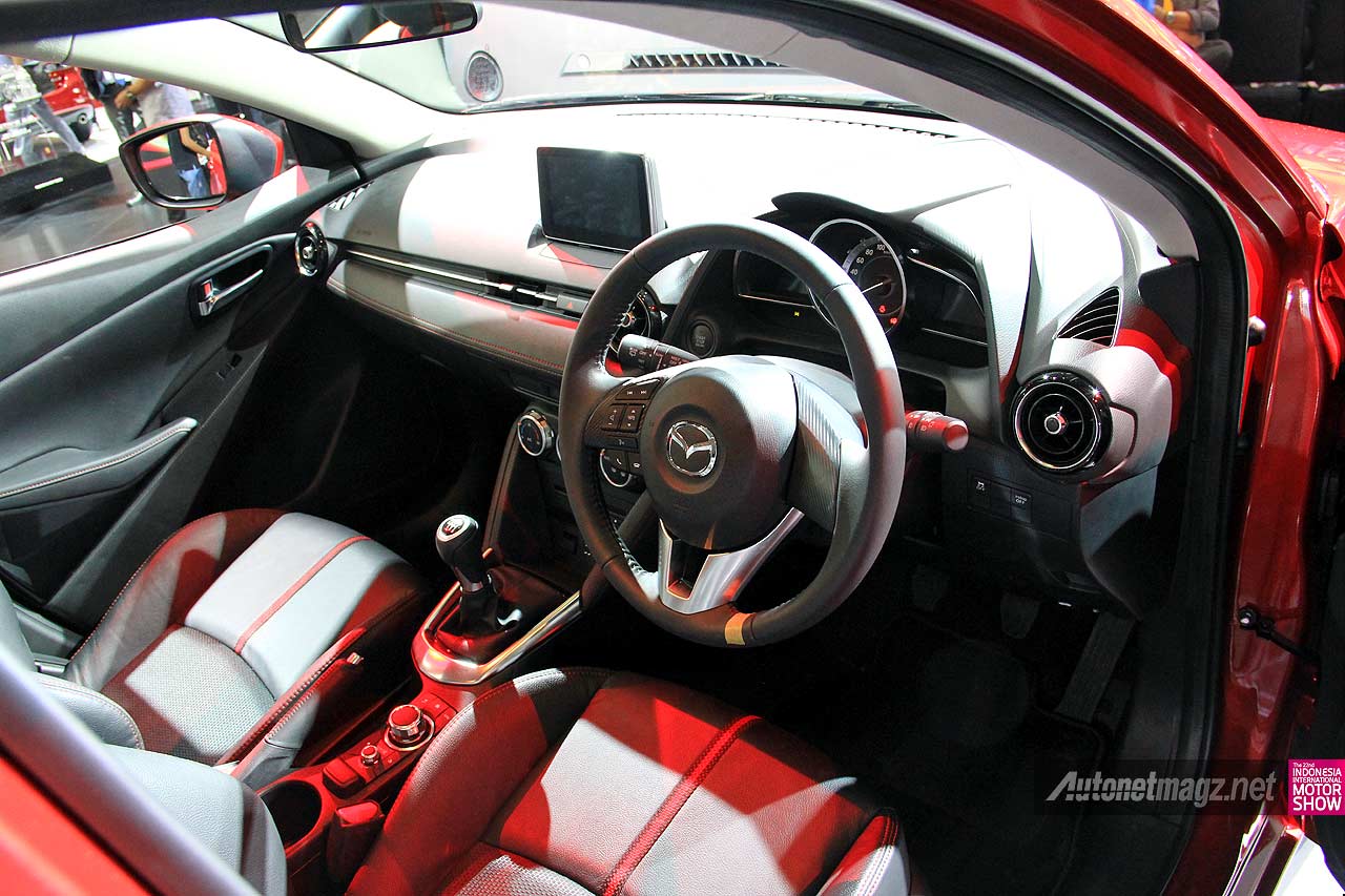IIMS 2014, Interior All New Mazda2 2014 SkyActiv: [Exclusive] First Impression Review Mazda 2 SkyActiv 2015 Indonesia [with Video]