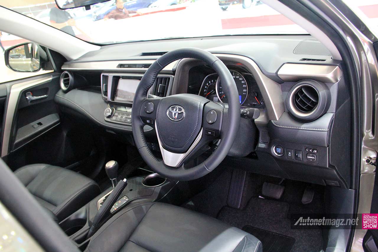 IIMS 2014, Interior fitur Toyota RAV4 SUV baru Toyota Indonesia RAV-4: Wow, Toyota Rav4 Akan Dijual Lebih Dari 500 Juta Rupiah?