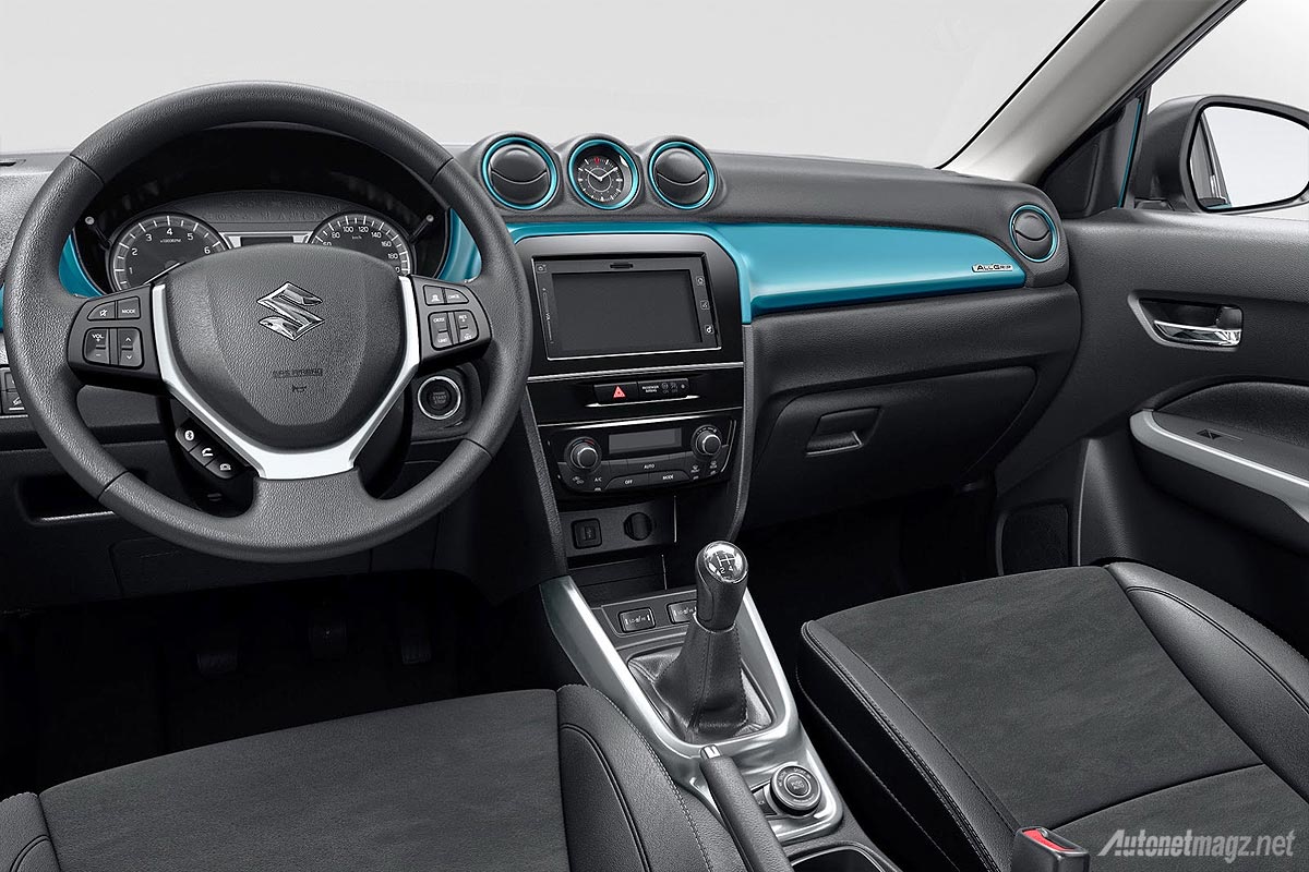 Mobil Baru, Suzuki Vitara 2015 dashboard two tone interior: Ini Dia Suzuki Vitara 2015 Versi Produksi