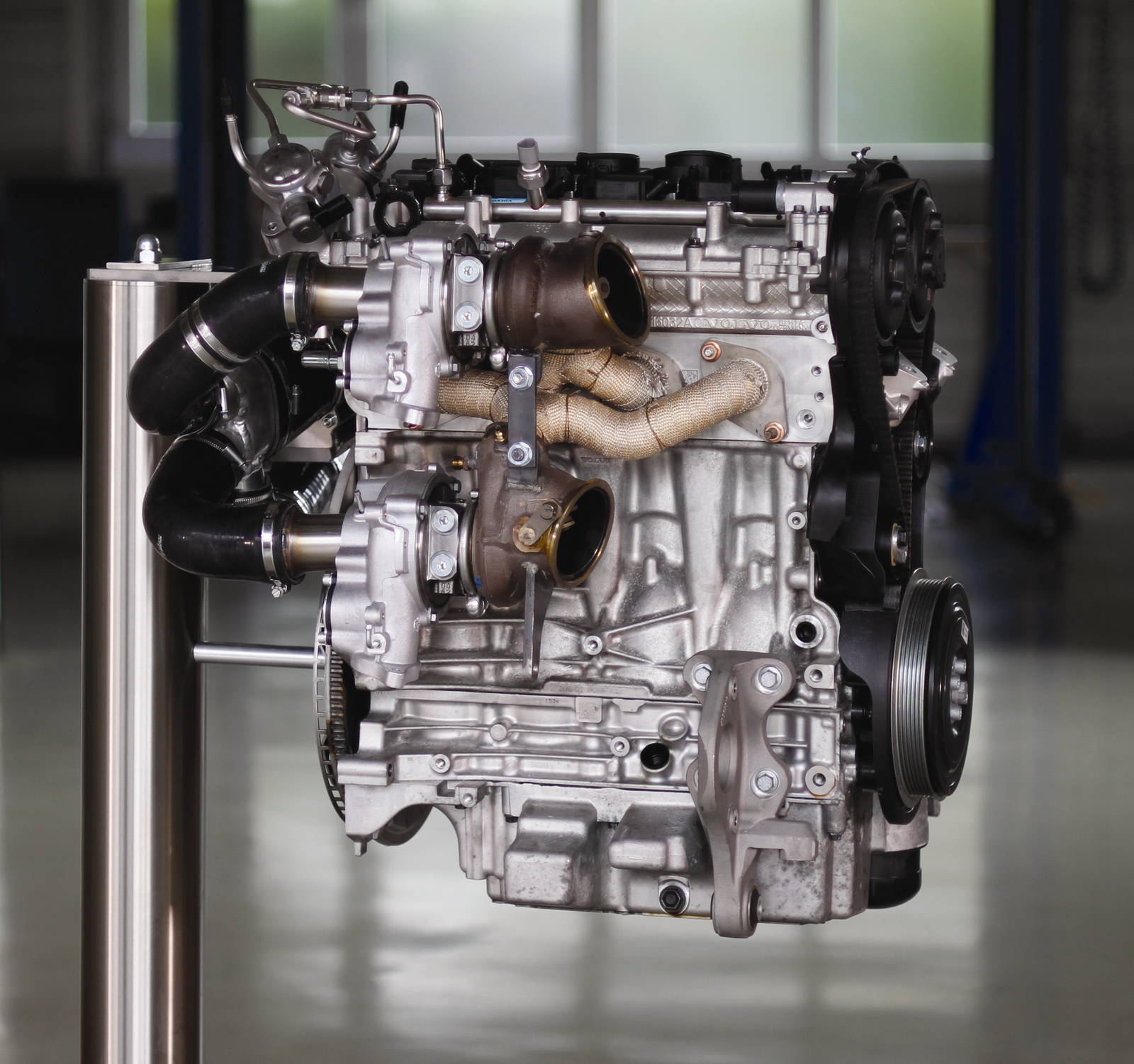Hi-Tech, Volvo E-Power Engine: Gila, Volvo Ciptakan Mesin 2.000 cc Triple Turbo Bertenaga 450 Hp!