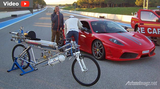 International, Sepeda bermesin roket lawan Ferrari Scuderia: Sepeda Roket Lawan Ferrari 430 Scuderia, Siapa yang Menang?