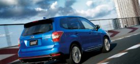 Subaru-Forester-STI-biru