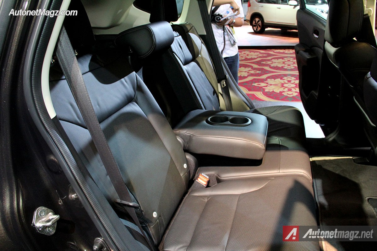 Honda, Bangku-Belakang-Honda-CRV: First Impression Review Honda CRV Facelift 2015 Indonesia