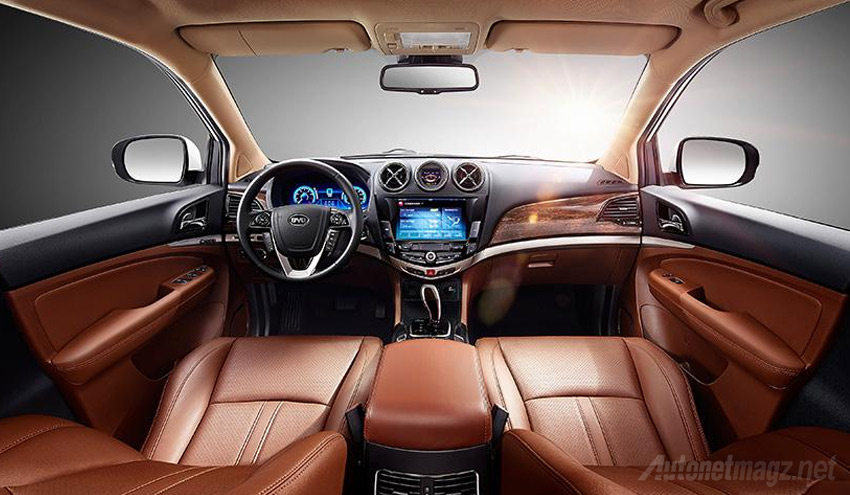 Berita, Interior-BYD-Tang: BYD Tang Jadi SUV China Bertenaga 505 HP yang Bisa Permalukan Mobil Sport