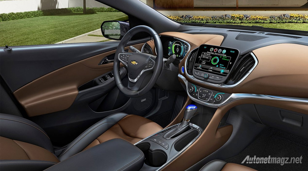 Berita, Interior-Chevrolet-Volt: Chevrolet Volt 2016 Bisa Jalan 81 Kilometer Tanpa Bensin