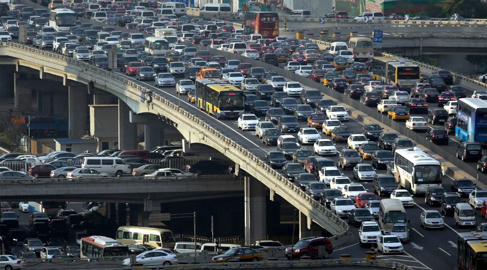 Berita, Lalu-lintas-di-china: Delapan Kota di China Batasi Penjualan Mobil Baru, Beranikah Indonesia Meniru?