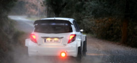 Toyota-Yaris-WRC-Samping