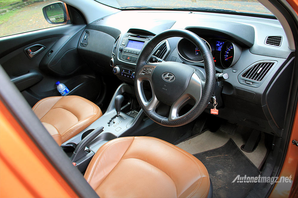 Hyundai, Warna interior jok orange pada Hyundai Tucson XG tipe tertinggi: Test Drive Hyundai Tucson Facelift XG 2014 by AutonetMagz with Video