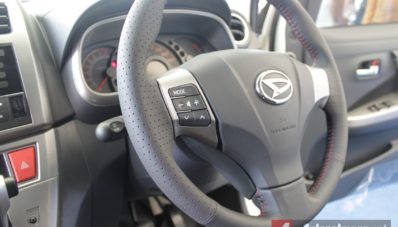 First Impression Review Daihatsu Sirion Facelift 2015 oleh AutonetMagz First Impression Review Daihatsu Sirion Facelift 2015 oleh AutonetMagz