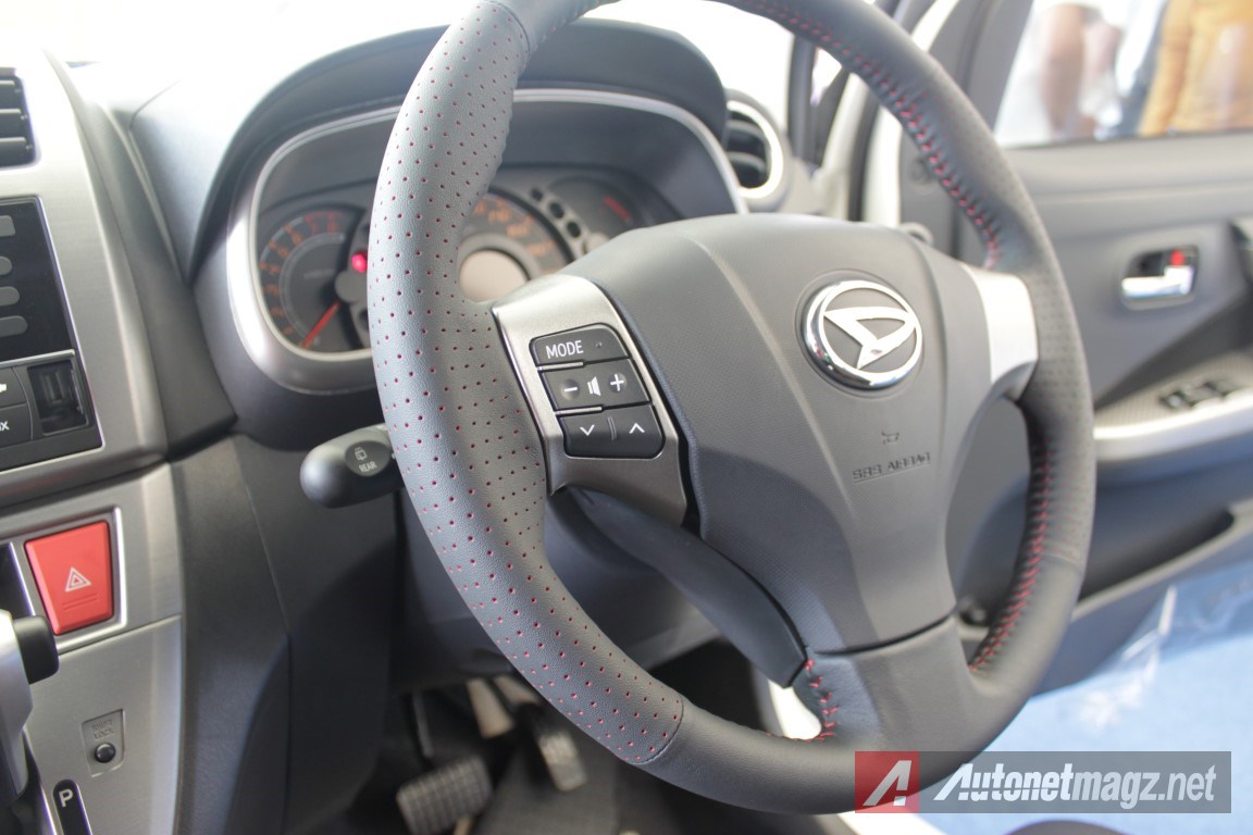 2015-Daihatsu-Sirion-Facelift-Steering-Area