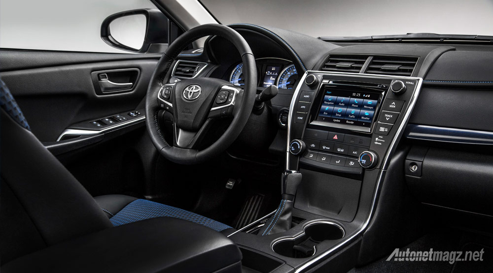 Berita, Interior-Toyota-Camry-SE: Toyota Berikan Edisi Spesial Untuk Camry dan Corolla, Bedanya Komplit Luar Dalam
