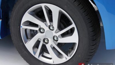 First Impression Review Daihatsu Sirion Facelift 2015 oleh AutonetMagz First Impression Review Daihatsu Sirion Facelift 2015 oleh AutonetMagz