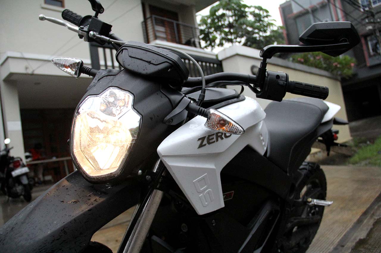 Motor Baru, Zero-DS-Headlamp: Test Ride Zero DS Indonesia: Ternyata Asik Juga!