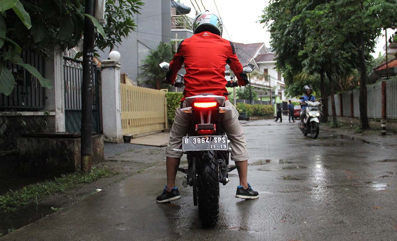 Motor Baru, Zero-DS-Posisi-Mengemudi: Test Ride Zero DS Indonesia: Ternyata Asik Juga!