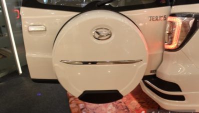 First Impression Review Daihatsu Terios Facelift 2015 oleh AutonetMagz First Impression Review Daihatsu Terios Facelift 2015 oleh AutonetMagz