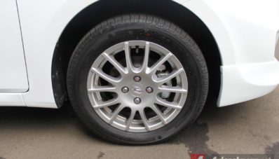 Hyundai Santa Fe 2015 DSpec Dan 2015 Hyundai Grand Avega Diperkenalkan, Apa Saja Perbedaannya? Hyundai Santa Fe 2015 DSpec Dan 2015 Hyundai Grand Avega Diperkenalkan, Apa Saja Perbedaannya?