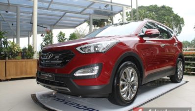 Hyundai Santa Fe 2015 DSpec Dan 2015 Hyundai Grand Avega Diperkenalkan, Apa Saja Perbedaannya? Hyundai Santa Fe 2015 DSpec Dan 2015 Hyundai Grand Avega Diperkenalkan, Apa Saja Perbedaannya?
