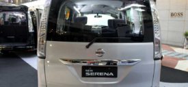 2015-Nissan-Serena-Facelift-Hidden-Storage