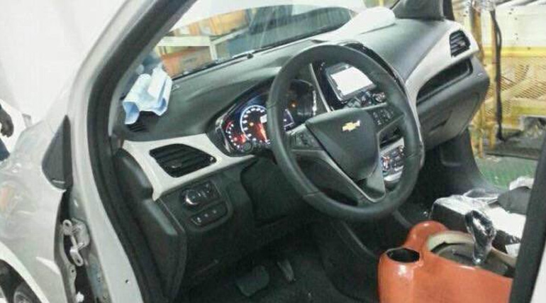Berita, interior-chevrolet-spark: Foto Interior Chevrolet Spark 2015 Bocor, Bagaimana Menurutmu?