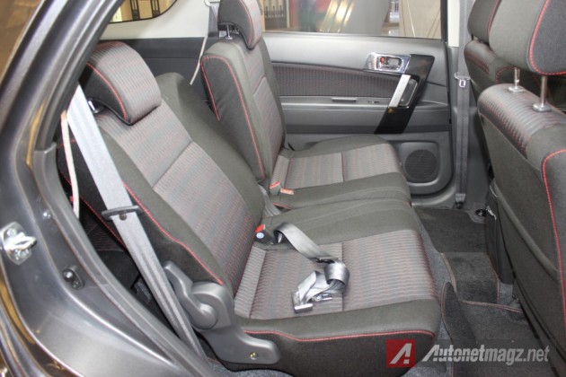 Berita, jok belakang daihatsu terios: First Impression Review Daihatsu Terios Facelift 2015 oleh AutonetMagz