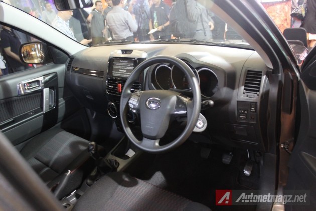 Berita, kabin Daihatsu Terios facelift: First Impression Review Daihatsu Terios Facelift 2015 oleh AutonetMagz