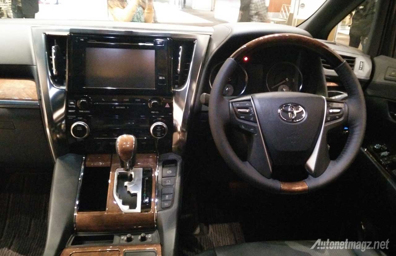 Berita, kabin-toyota-vellfire: First Impression Review Toyota Alphard dan Vellfire 2015