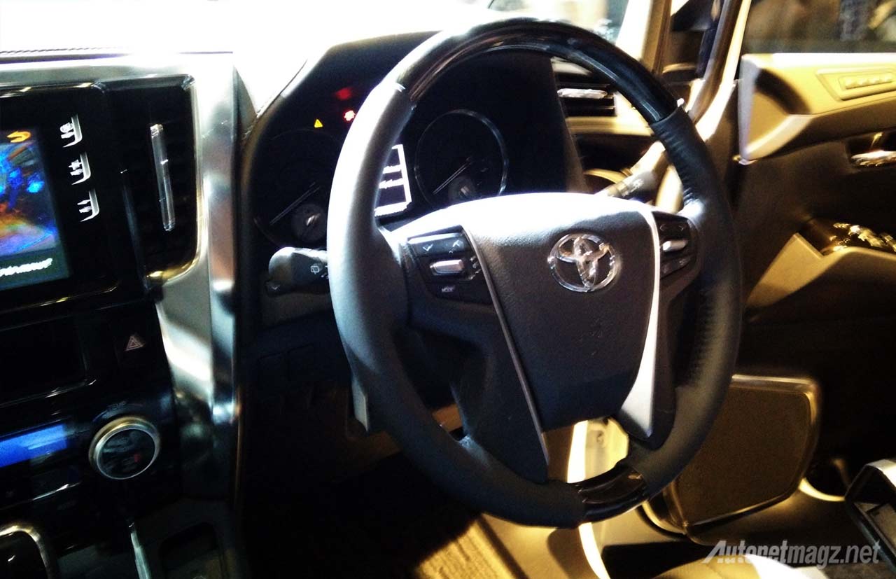 Berita, setir-toyota-alphard: First Impression Review Toyota Alphard dan Vellfire 2015