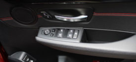 rem-parkir-dan-tombol-audio-BMW-218i-Active-Tourer