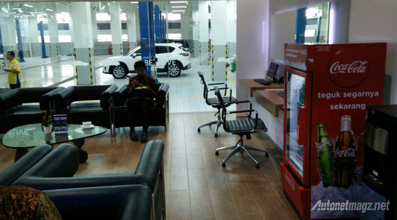 Berita, waiting-room-dealer-mazda-tangerang: Mazda Resmikan Showroom ke-45 di Cikokol, Tangerang