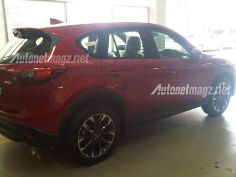 Berita, Mazda-CX-5-facelift-samping-merah: Foto dan Harga Mazda CX-5 Facelift Indonesia Bocor, Sudah Bisa Dipesan!
