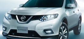 Nissan-X-trail-hybrid-merah