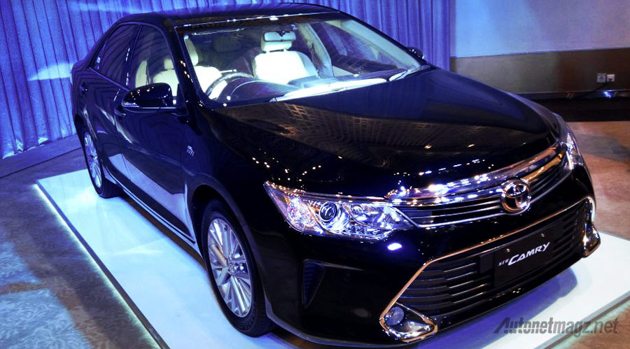 Berita, Toyota-Camry-Facelift-V: Toyota Camry Facelift Akhirnya Diluncurkan, Ini Dia Spek dan Harganya!