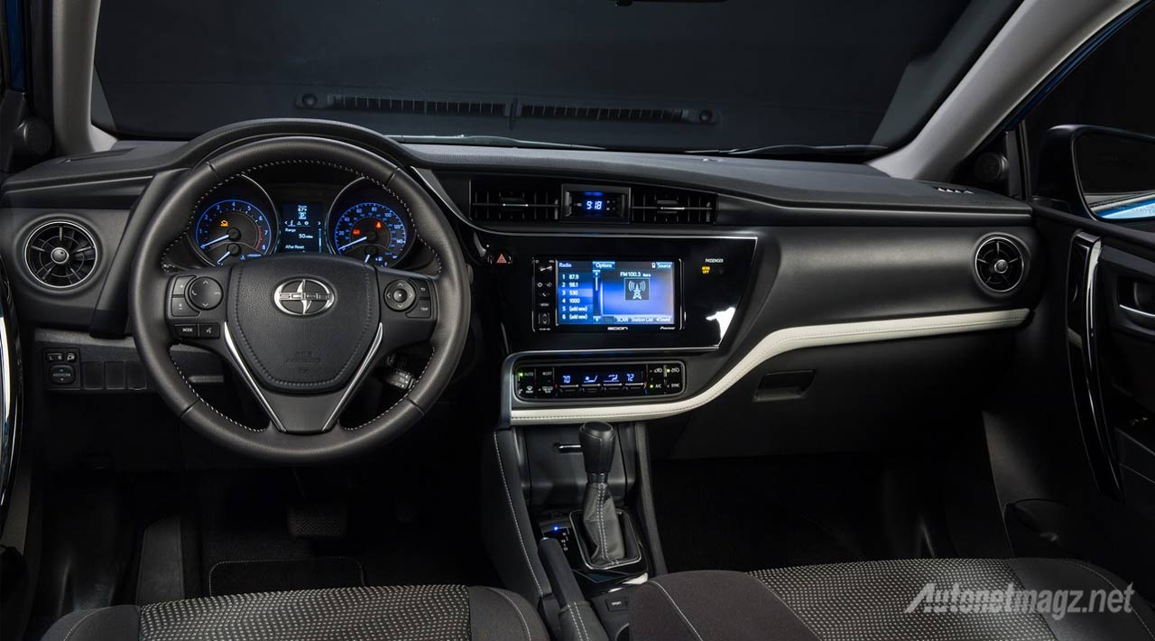 Berita, interior-Scion-iM: Perkenalkan Scion iM, Hatchback Sporty dari Toyota Untuk Pasar Amerika Serikat