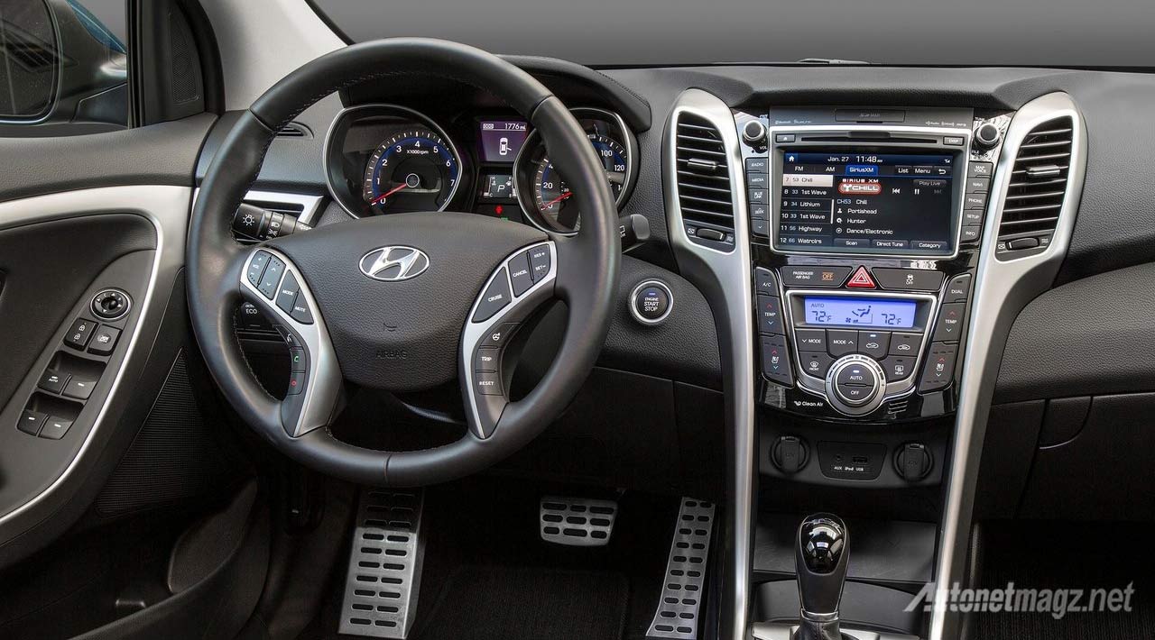 Berita, interior-hyundai-elantra-gt: Hyundai Elantra Akan Ungkap Generasi Barunya	Akhir Tahun Ini