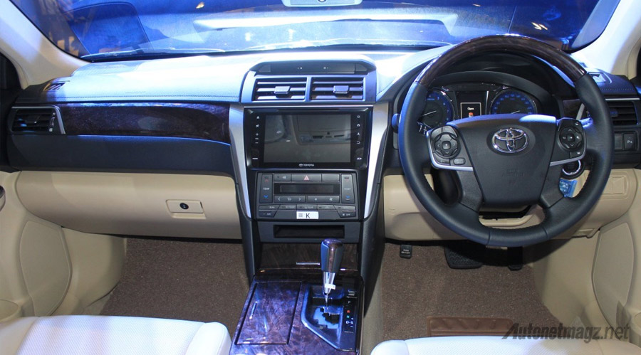 Berita, interior-toyota-camry-facelift: First Impression Review Toyota Camry Facelift 2015 oleh AutonetMagz