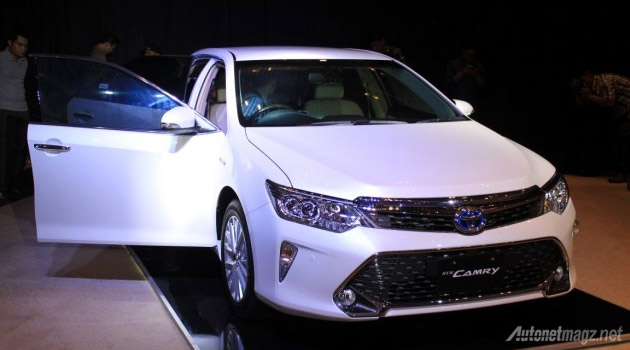 Berita, new-toyota-camry-facelift-2015-hybrid: First Impression Review Toyota Camry Facelift 2015 oleh AutonetMagz