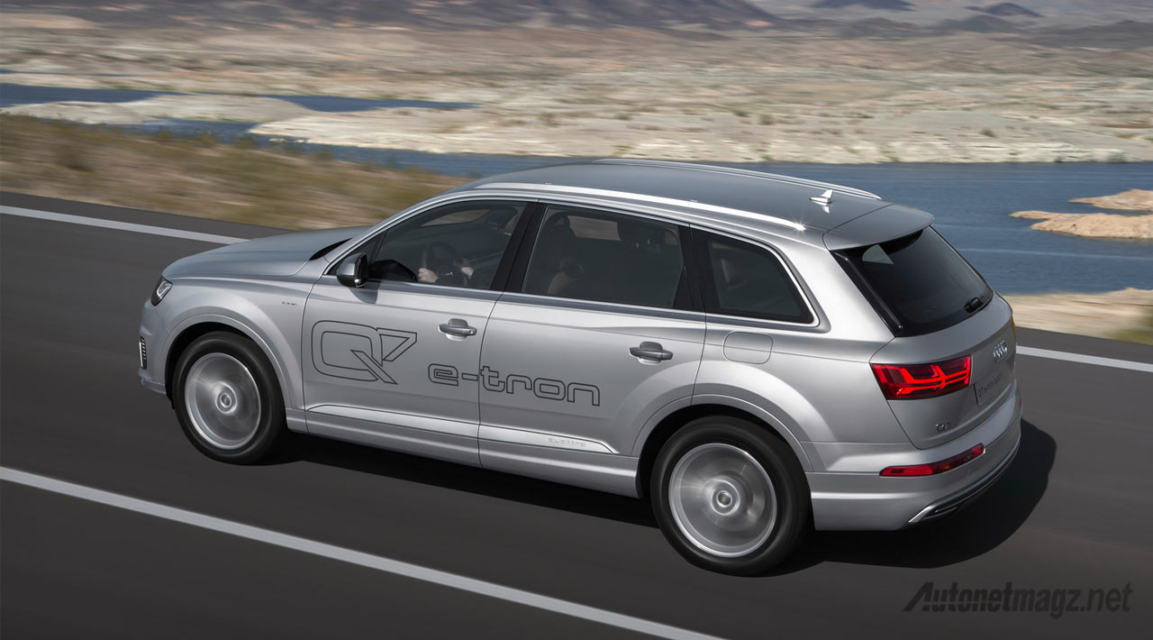 Audi, wallpaper-audi-q7-e-tron: Audi Q7 e-tron 2.0 TFSI Spesial Untuk Pasar Asia, Bisa Jalan 53 Kilometer Tanpa Bensin!
