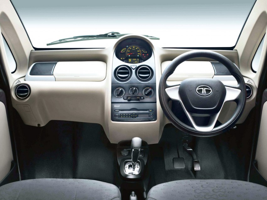 International, Tata Nano Gen X Interior Dashboard: Tata Nano Gen X Facelift 2015 Kini Punya Transmisi AMT