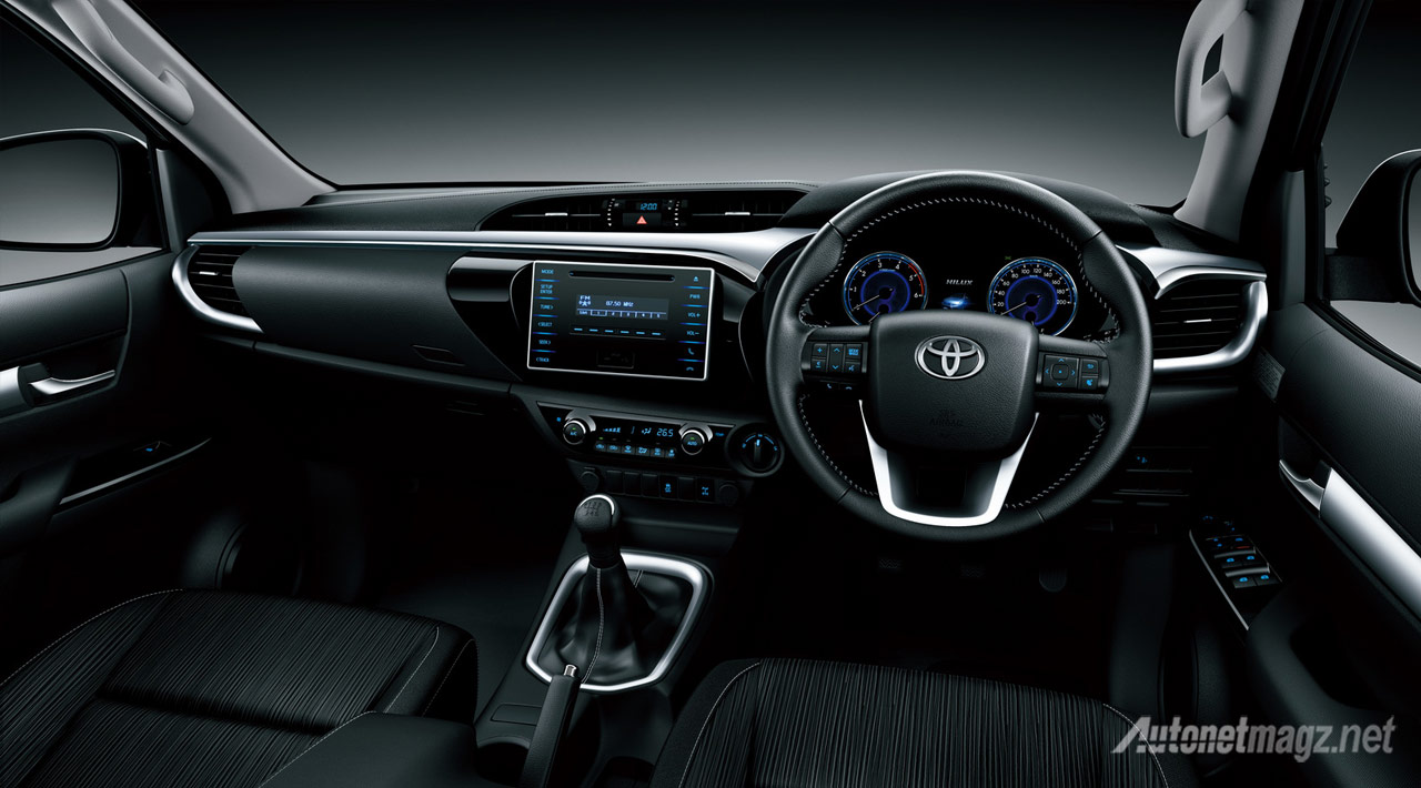 Mobil Baru, dashboard-toyota-hilux-2015: Akhirnya Toyota Hilux 2015 Baru Resmi Diluncurkan