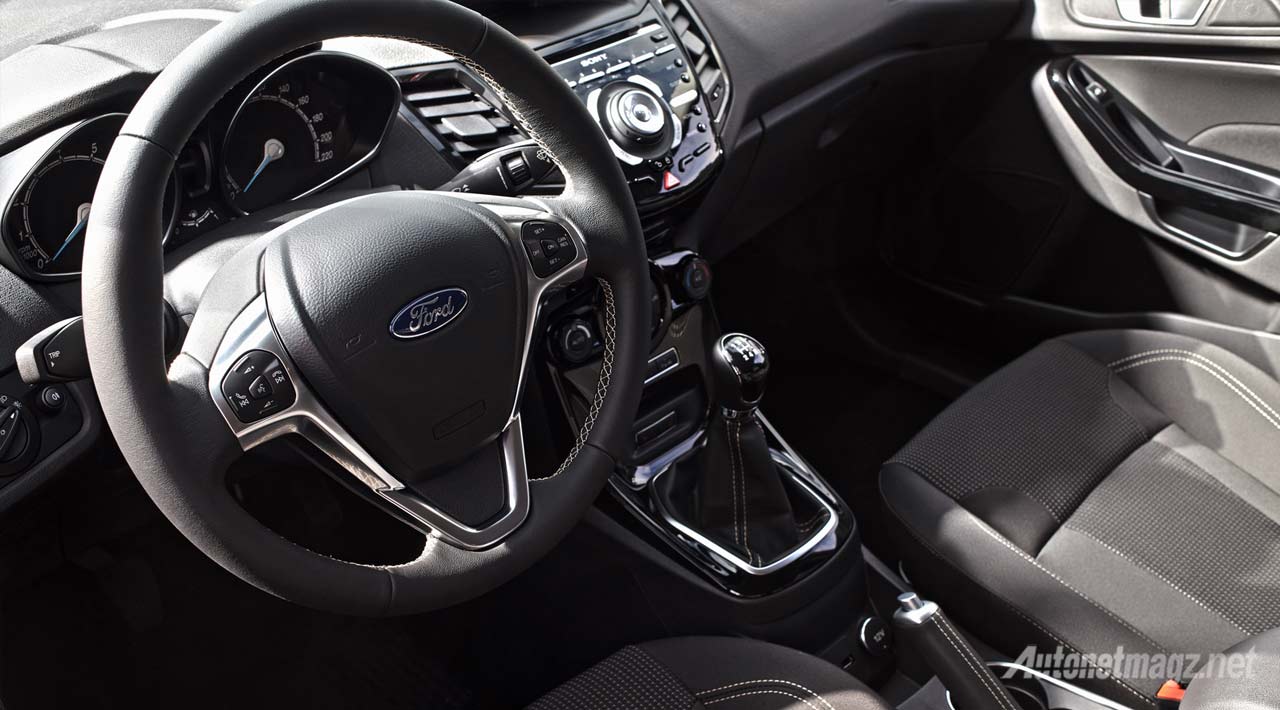 Berita, interior-ford-fiesta-facelift: Ford Fiesta EcoBoost di Eropa Dapat Upgrade Tenaga Hingga 138 HP!